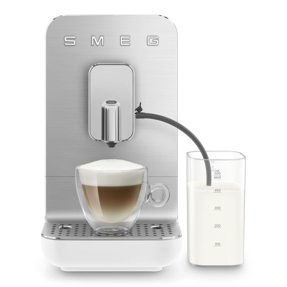 Smeg helautomatisk espressomaskin - Hvit, Matt BCC13WHMEU