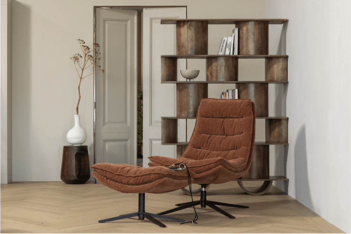 WOOOD Kube lenestol med fotskammel i vevd stoff brun 377553-B