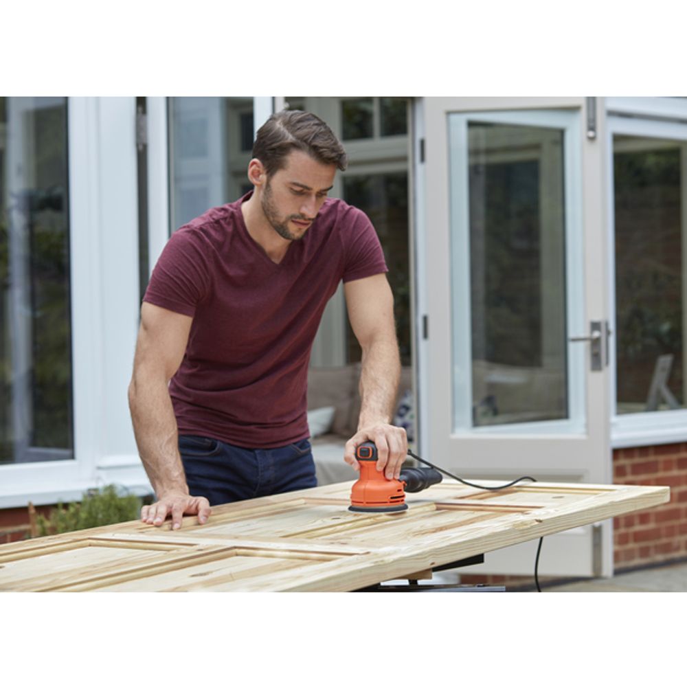 Black & Decker eksentersliper 125MM 230W BEW210